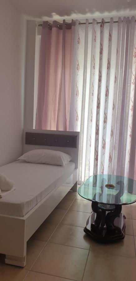 Redsun Apartment Vlorë Eksteriør billede