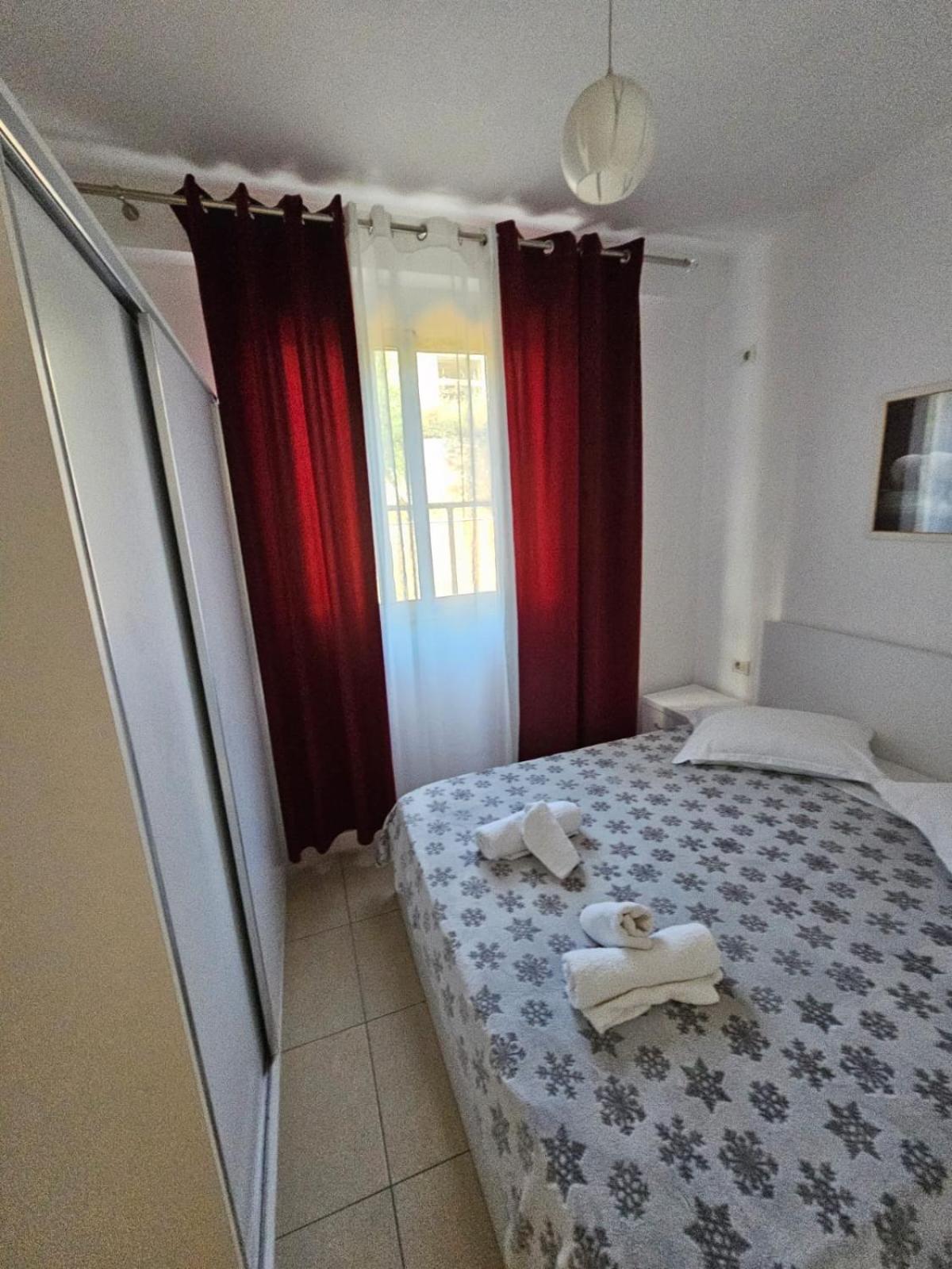 Redsun Apartment Vlorë Eksteriør billede