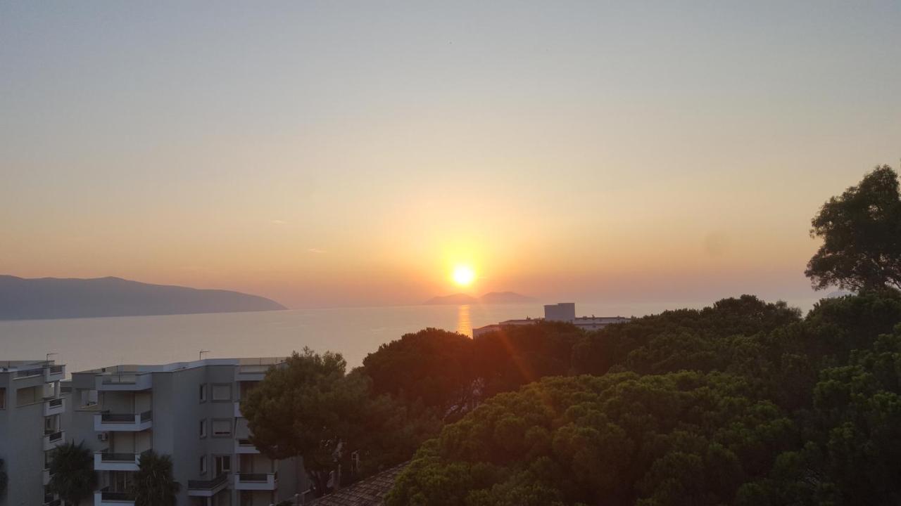 Redsun Apartment Vlorë Eksteriør billede